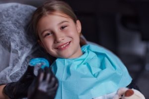 How to Pull Out a Tooth for a Child safe ways